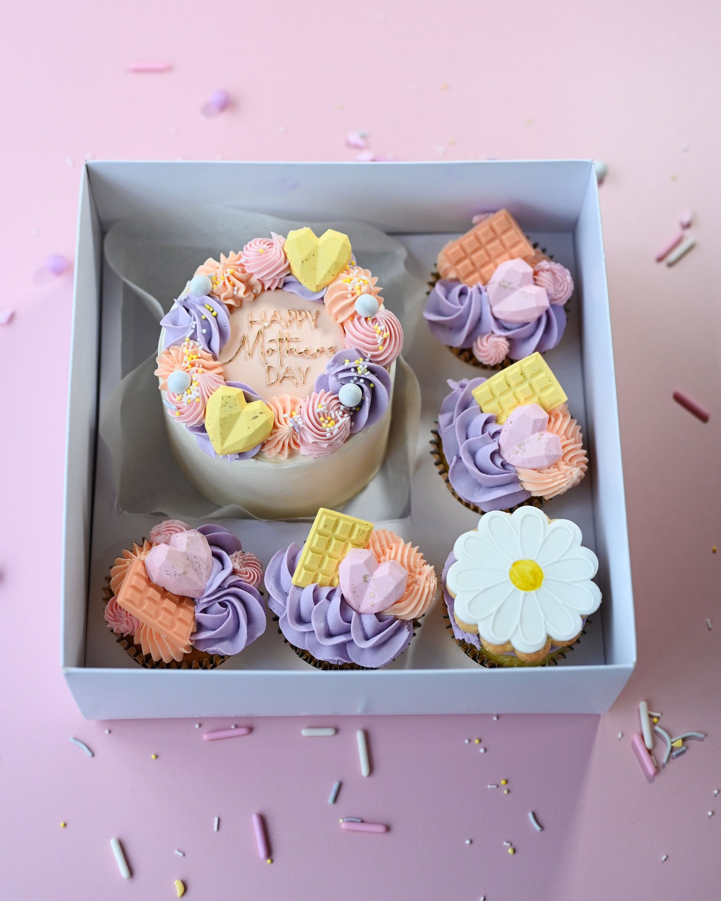 Mother's Day - Bento Cake with 5 cupcakes