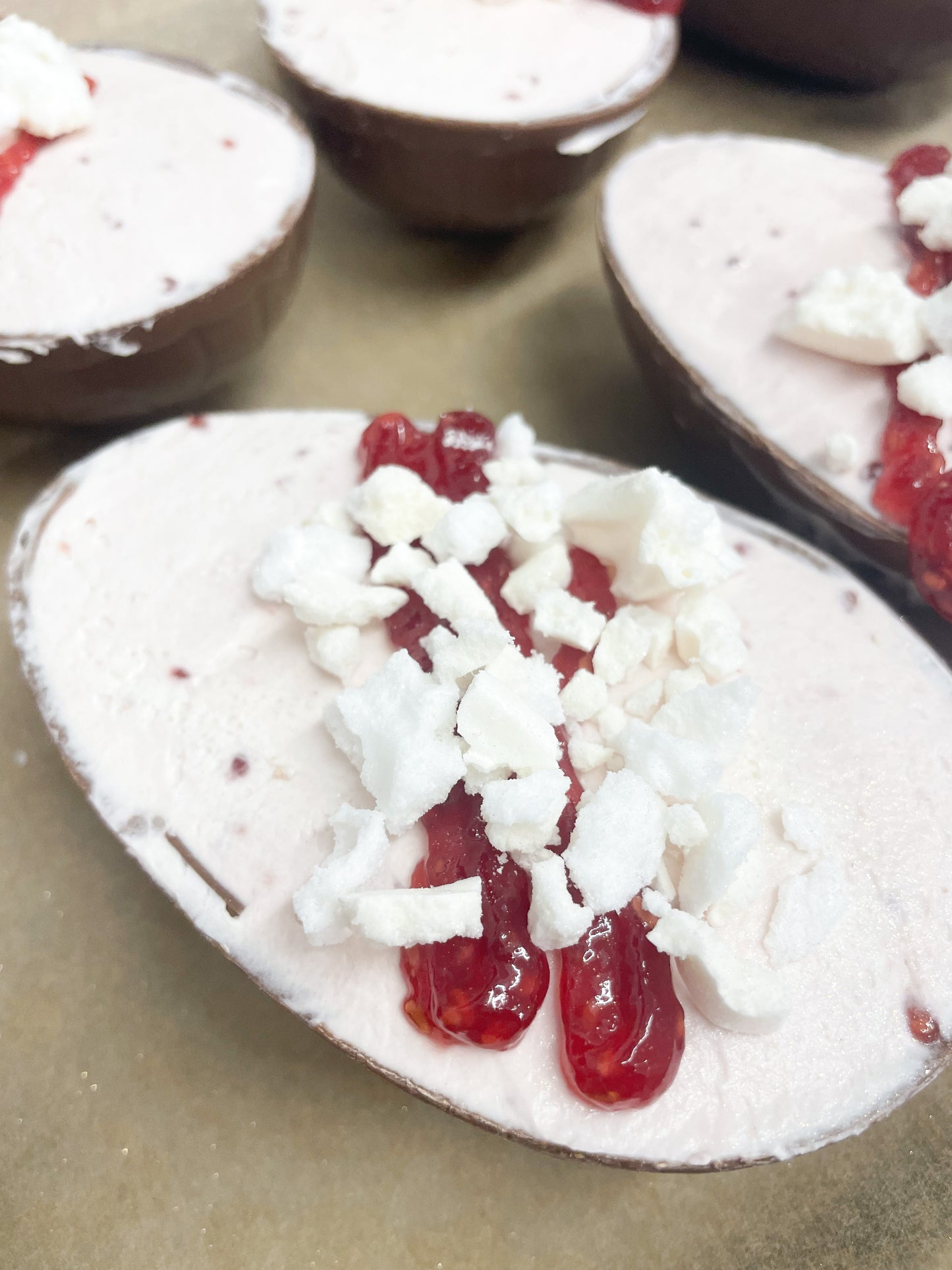 Easter Egg Cheesecake - Raspberry Pavlova