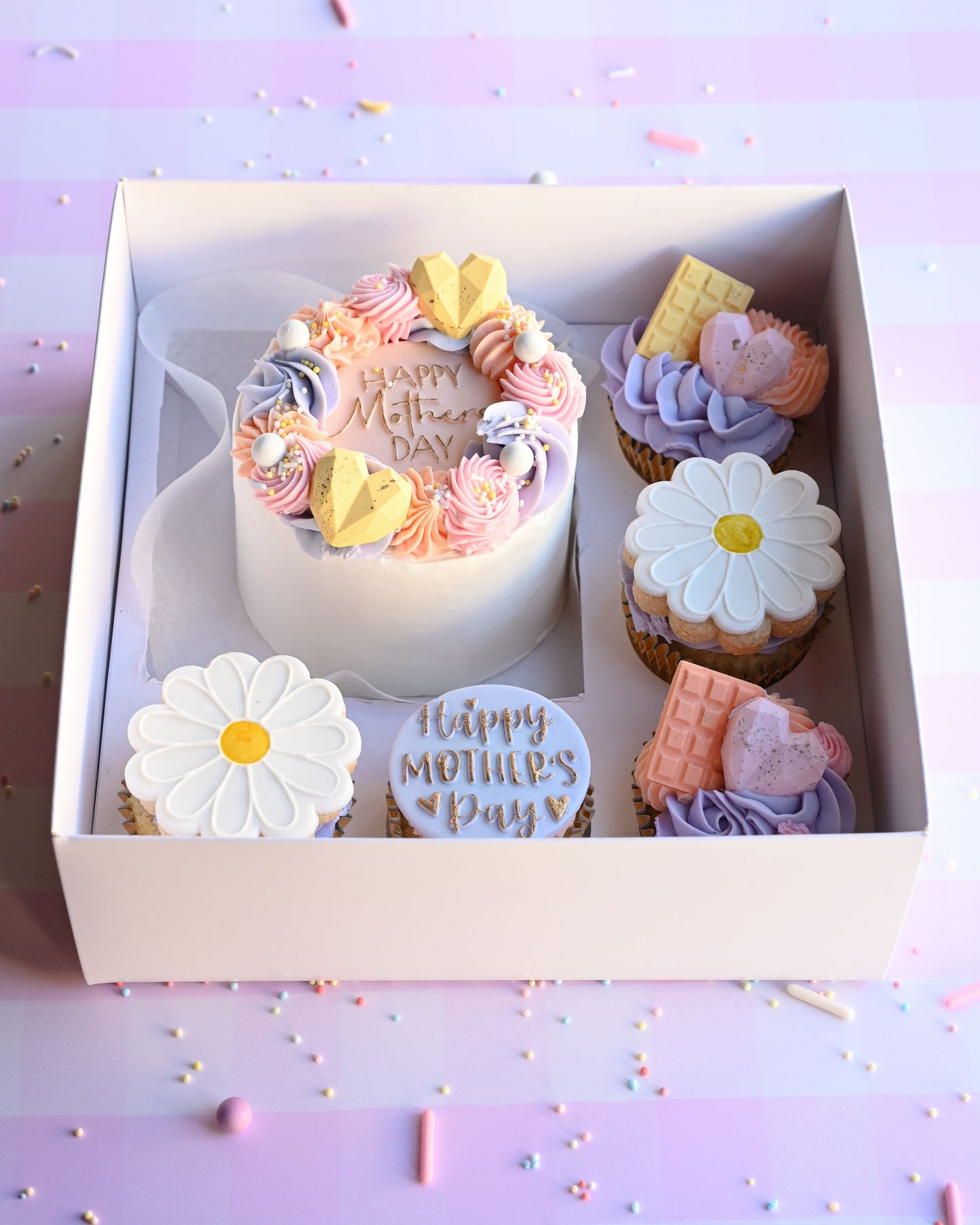 Mother's Day  - Bento Cake with 5 cupcakes