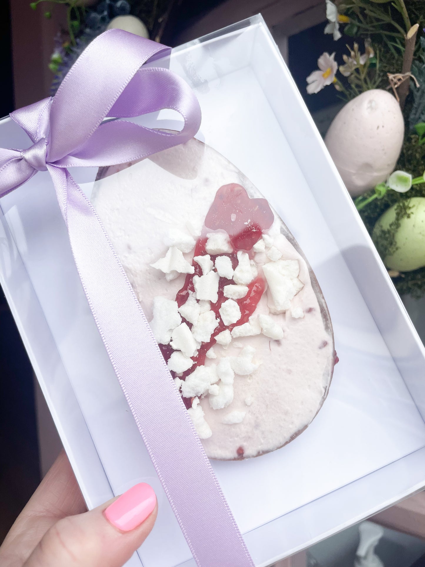 Easter Egg Cheesecake - Raspberry Pavlova